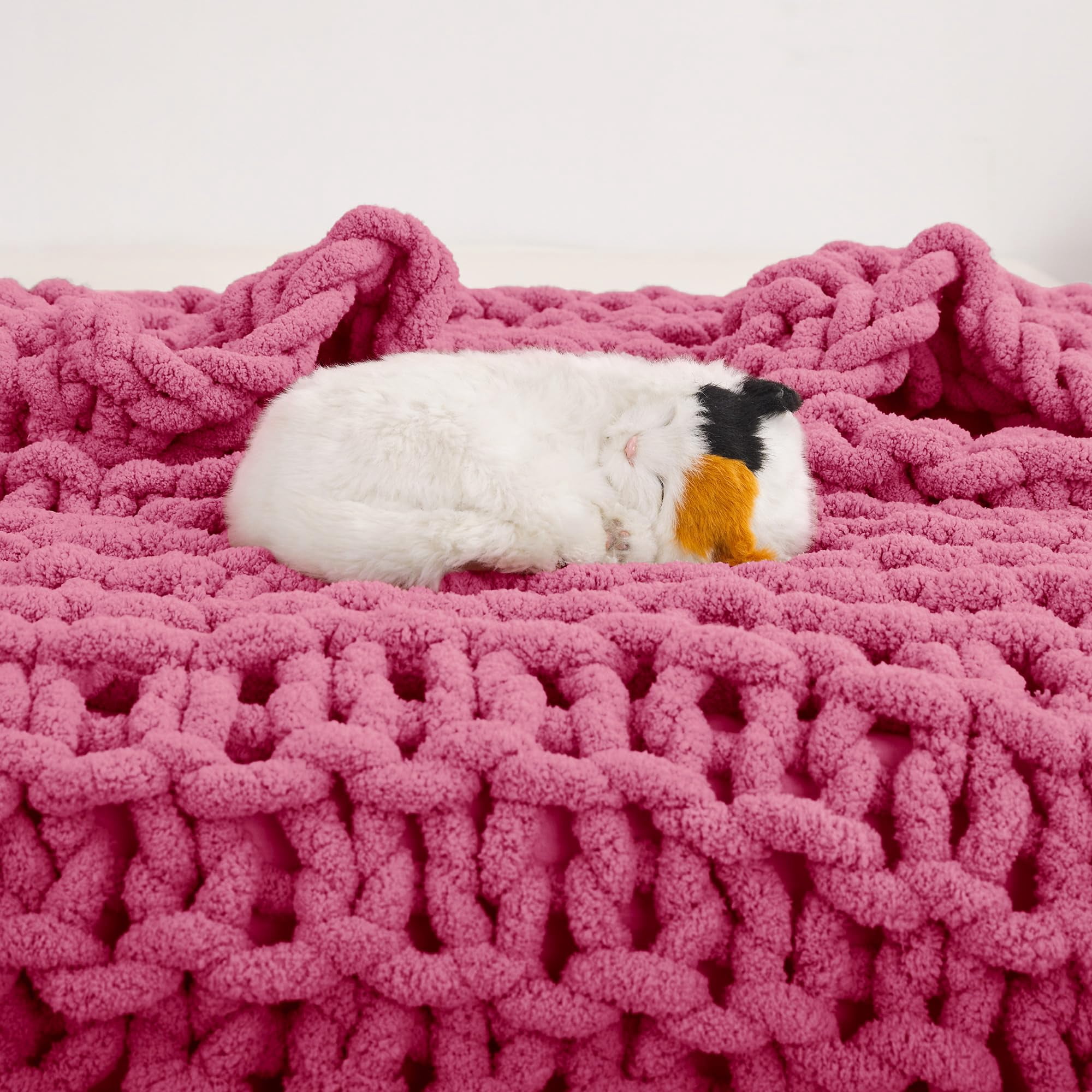 Viviland Chunky Knit Chenille Throw Blanket 40"x50" Rose Soft Washable 100% Handmade for Couch Bed Sofa Room Decor