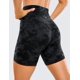 thumbnail image 2 of Shorts CRZ YOGA ButterLuxe tiro alto 6" teñido anudado talla pequeña, 2 of 3