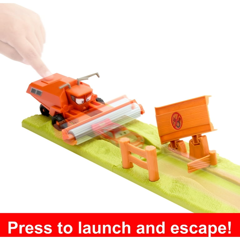 マテルカーズ FRANK ESCAPE AND STUNT RACE Amazon.com: Mattel Disney and Pixar Cars Playset with 3 Toy