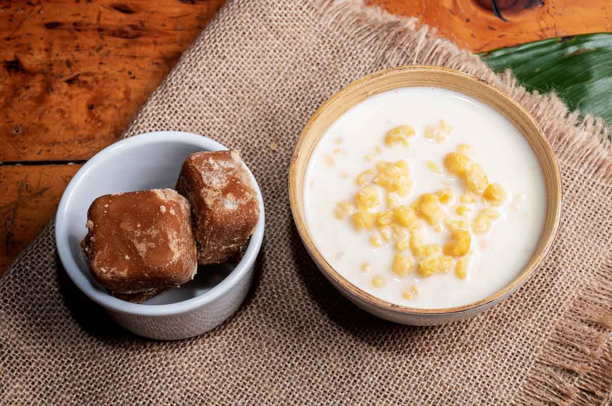 COLOMBIANA Banderita Mazamorra Mix, Traditional Colombian Corn Dessert, 14 oz, Imported from Colombia