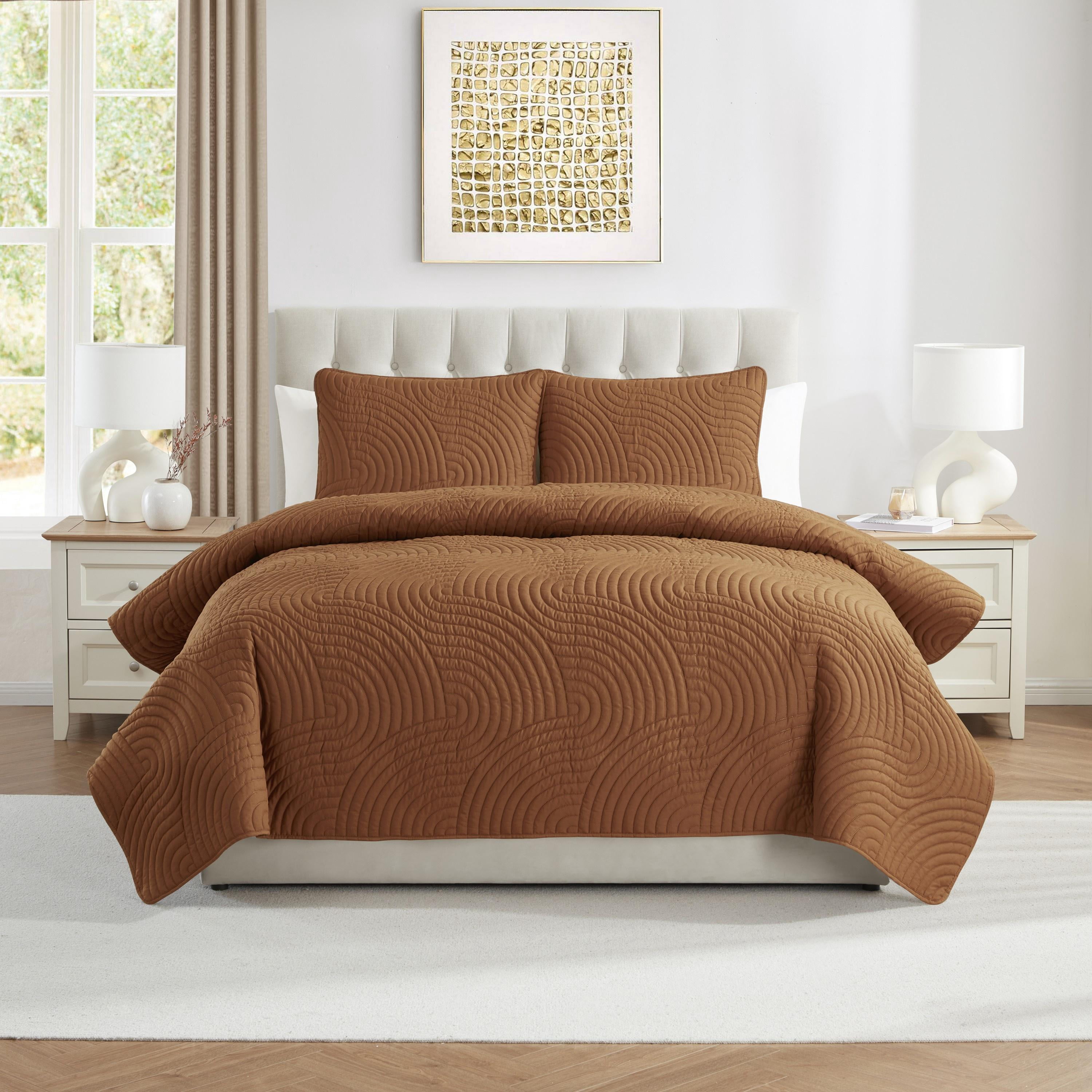 VCNY Home Sands 3-Piece Orange Curved Stripe Quilt Set Full/Queen
