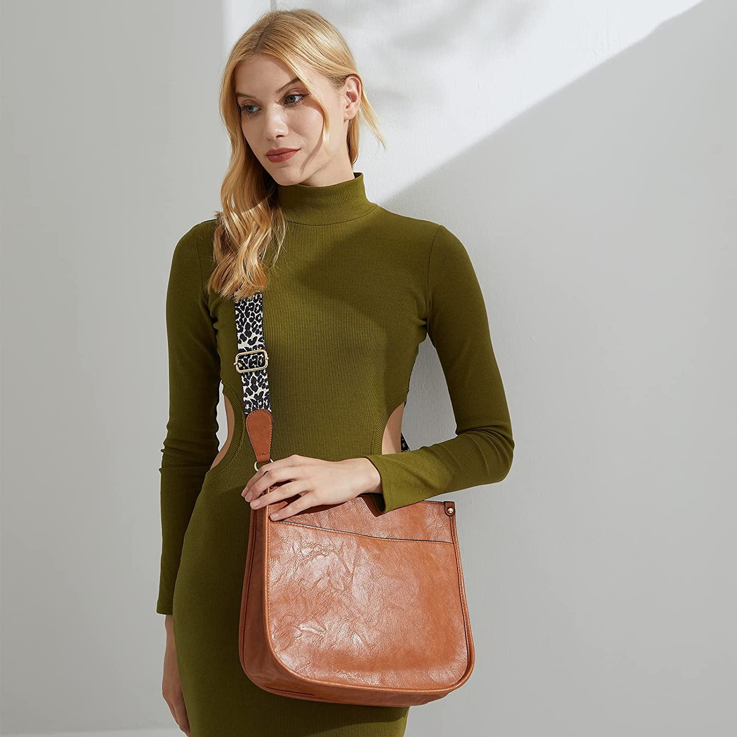 Women Shoulder Bag Vintage Crossbody Purse Handbag with Leopard Guitar Strap Hobo Satchel Bag