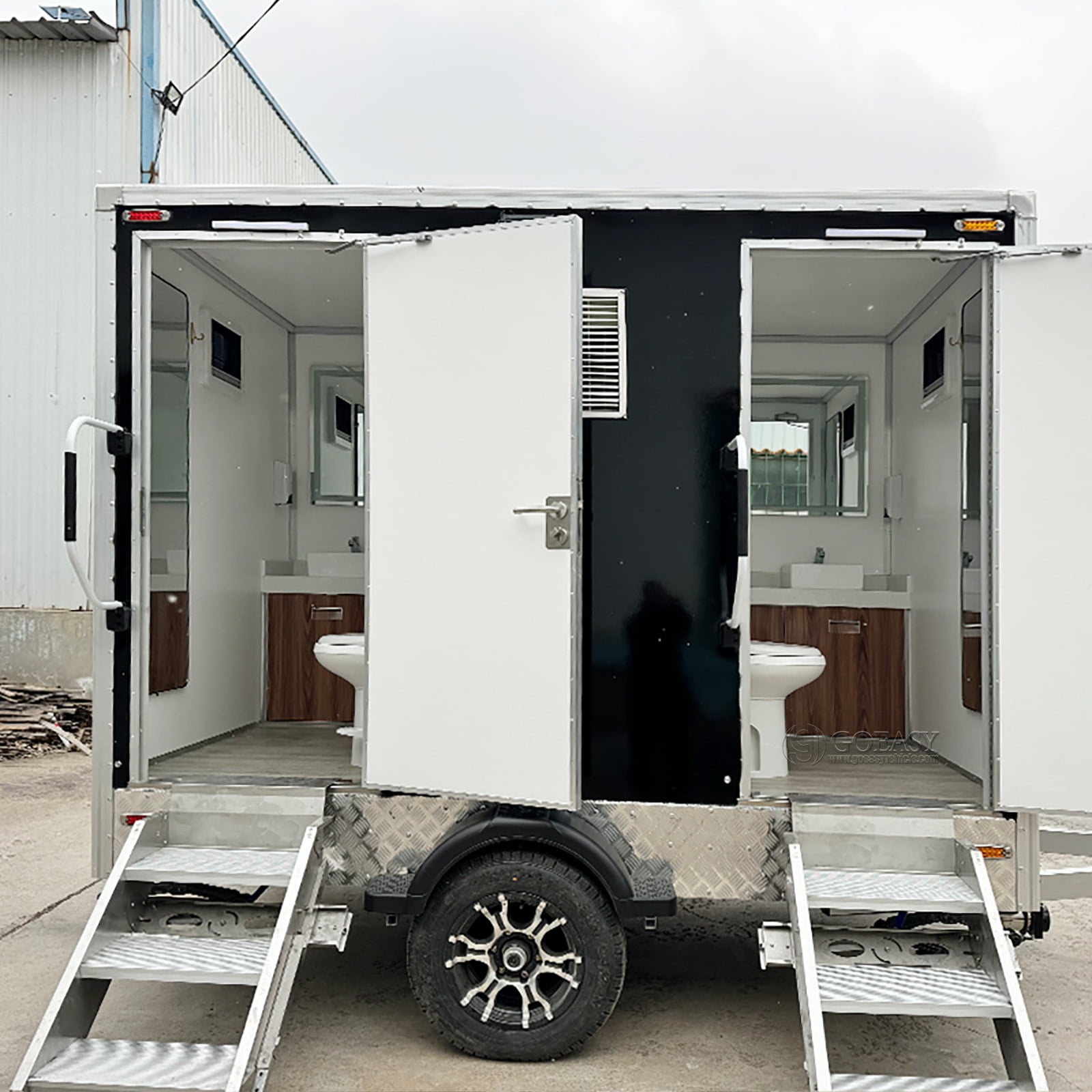Goeasy Vehicle Luxury Dual Restroom Trailer Portable Mobile Toilet Trailer Outdoor VIP Bathroom Truck for Events, Weddings, and Construction Sites