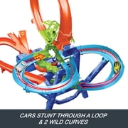 Hot Wheels Stunt Tracks Mid-Air Crash Playset with 1:64 Scale Die-Cast Toy Car & Motorized Booster