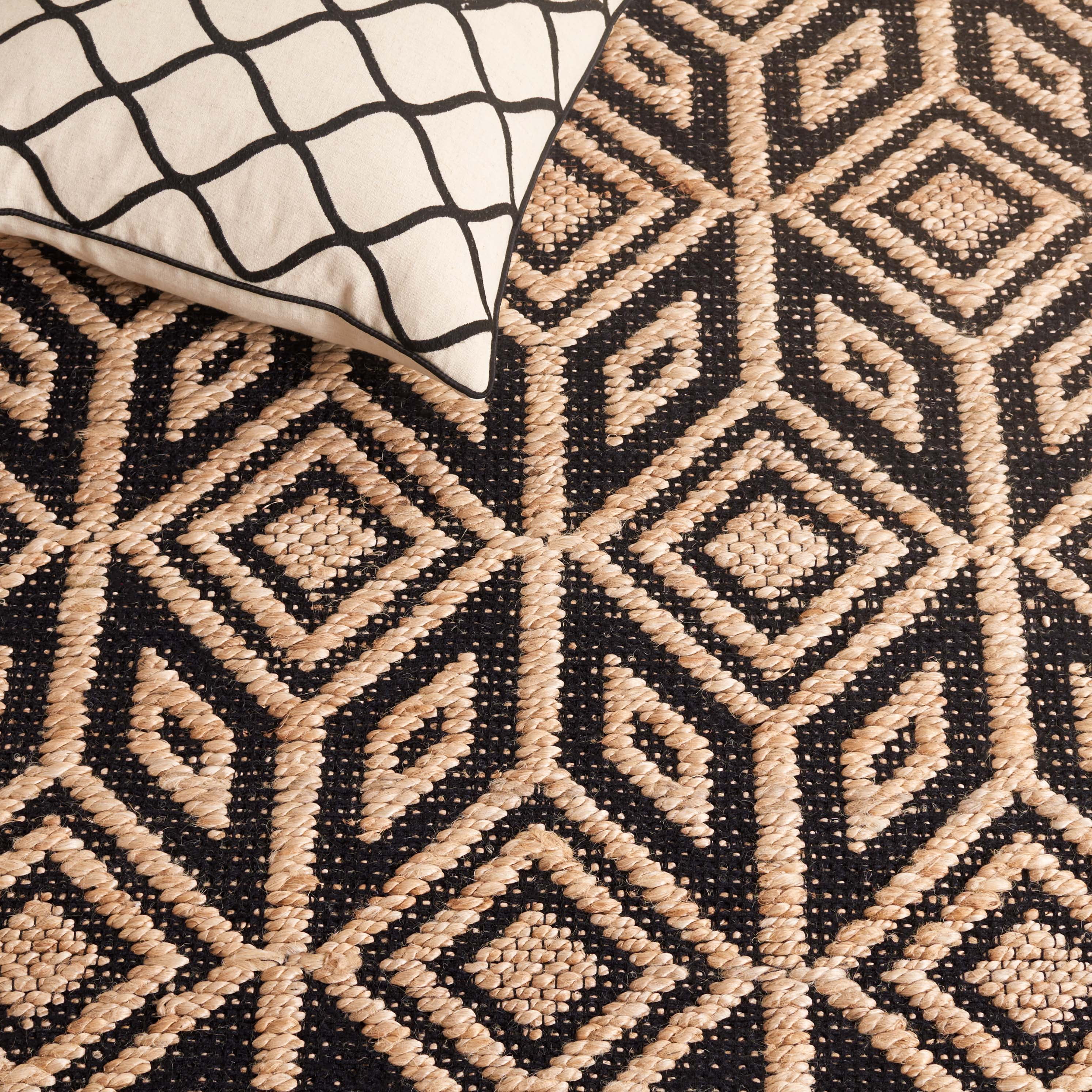 SAFAVIEH Natural Fiber Calanthe Geometric Area Rug, Natural/Black, 6'6" x 6'6" Square