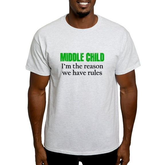 CafePress - MIDDLE CHILD (Green) T Shirt - Men's Classic Graphic T-Shirt