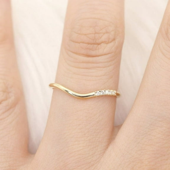 SOLITAIRE JEWELS 5 Round Moissanite Diamond Curved Wedding Stackable Band Solid 10K Yellow Gold