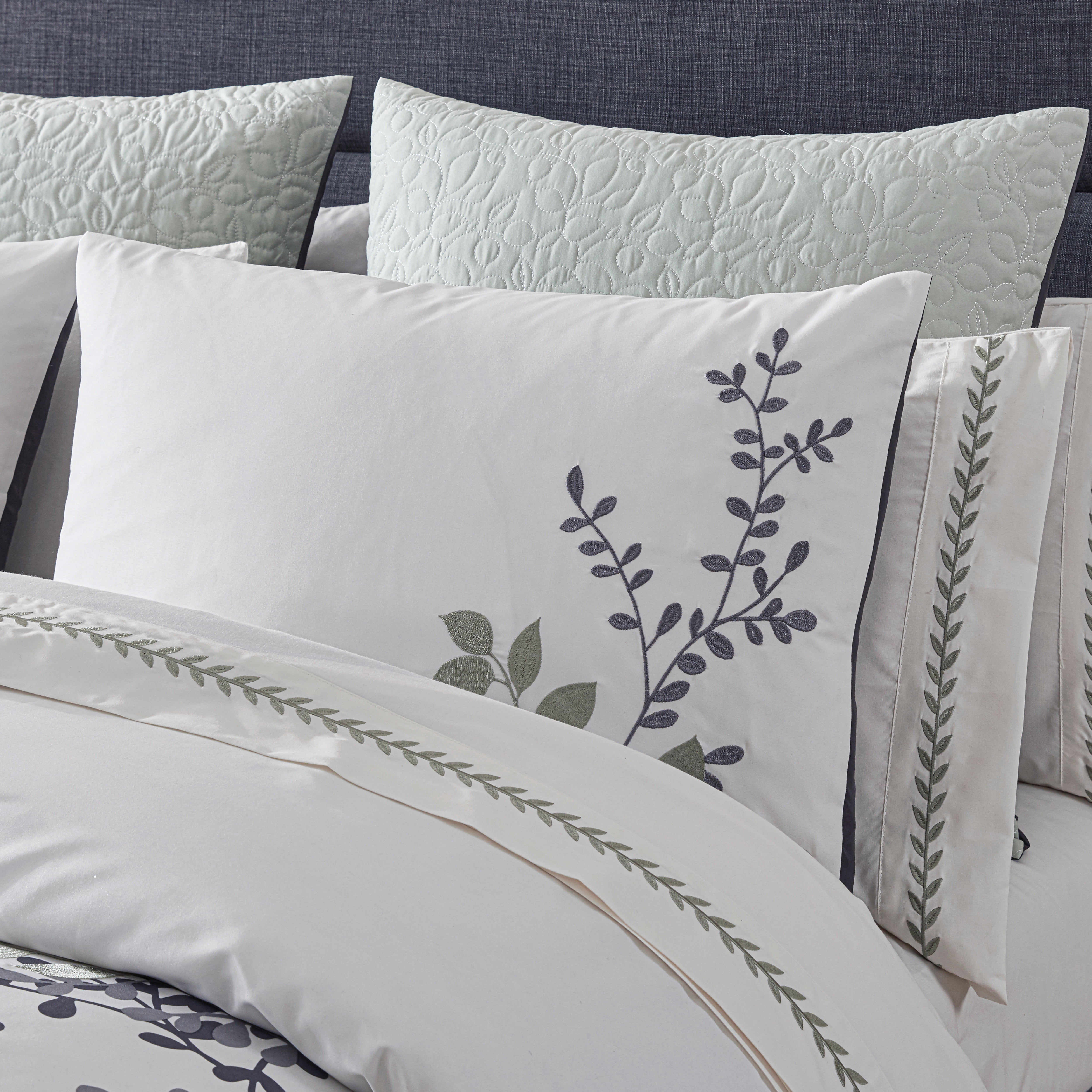 Hotel Style 14 Piece Bed-in-a-Bag Set, King, Sage, Vine Print with Embroidery, Polyfil
