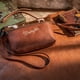 thumbnail image 2 of Bolso de hombro Montana West Wrangler Vintage Negro Vegan, 2 of 7