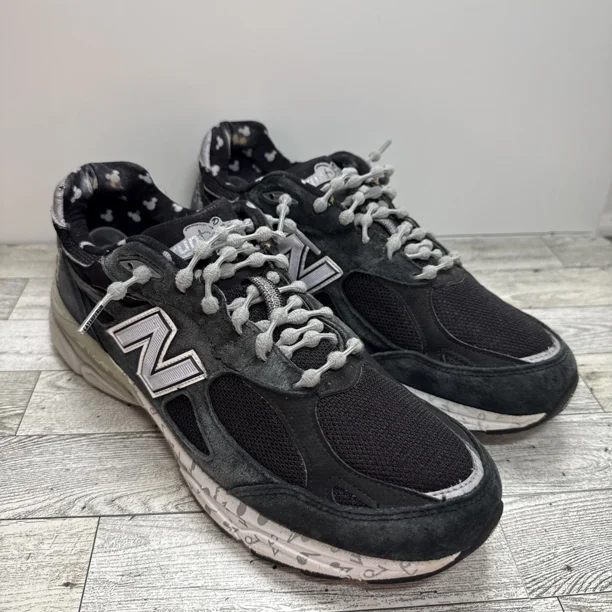 NEW BALANCE 990 V3 Disney STEAMBOAT WILLIE / MICKEY MOUSE Black Sneaker Sz 11.5D