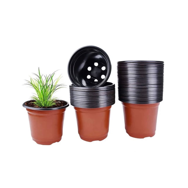 Elementos esenciales para una jardinería sostenible: macetas de plástico reutilizables, fáciles de trasplantar, resistentes y con orificios de drenaje, aptas para tomates y pepinos