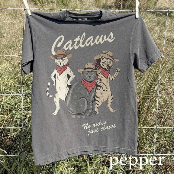 Vintage Cowboy Cat Graphic T-Shirt, Western Cats Humor Tee, Comfort Colors Cat Shirt, Retro Wild West Animal Gift