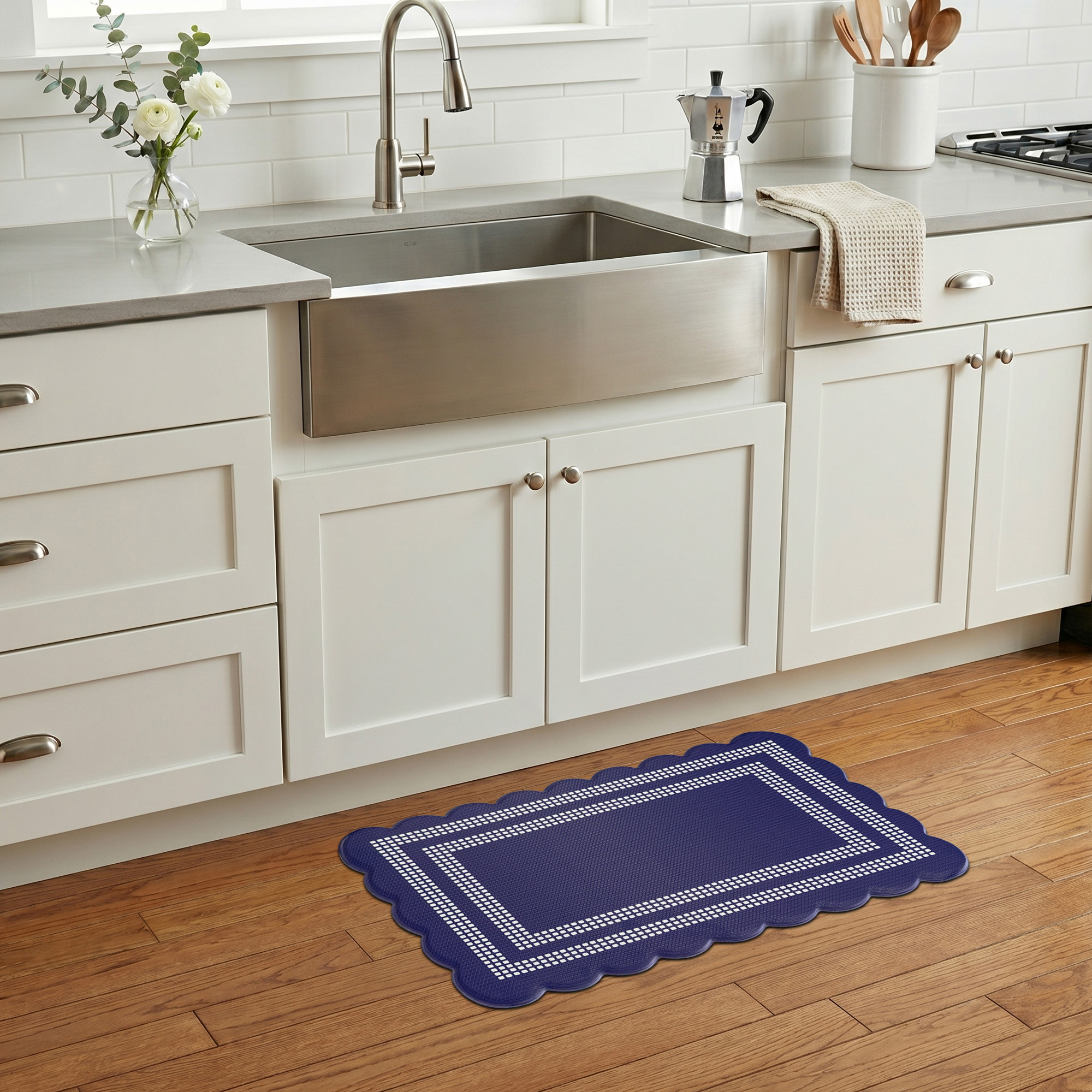 Scalloped Edge Anti-Fatigue Mat 18x30 - Remi - Navy/White