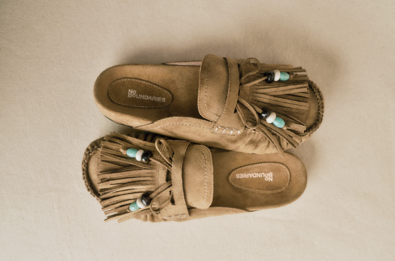 No Boundaries Women's Fringe Slip-On Moccasin photo 7