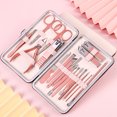 thumbnail image 1 of Kit profesional de manicura y pedicura 18 en 1, herramienta de acero inoxidable; Incluye cortauñas, ganchos, tijeras, tijeras bello. Una herramienta ideal para la higiene y la belleza de las mujeres., 1 of 5