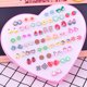thumbnail image 1 of Pendientes de resina acrílica simples, pendientes de mujer, venta al por mayor, puesto de amor, joyería, caja de plástico, 1 of 5