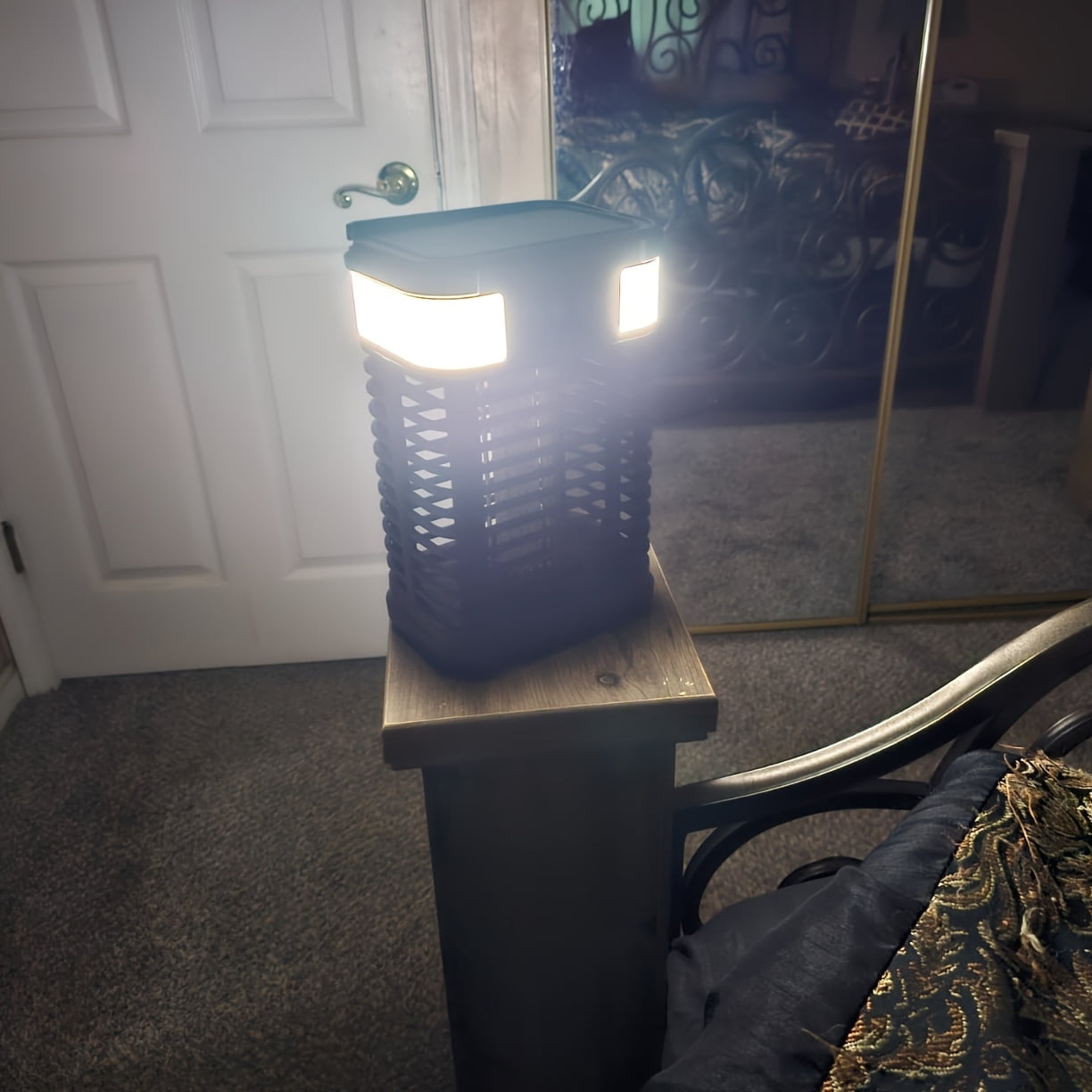 1Pc Solar Bug Zapper, 5-in-1 Multifunctional Portable Lantern, 3500mAh Battery with Light Sensor, Multiple Lighting Modes, Indoor Outdoor Mosquito Killer for Garden Yard Camping