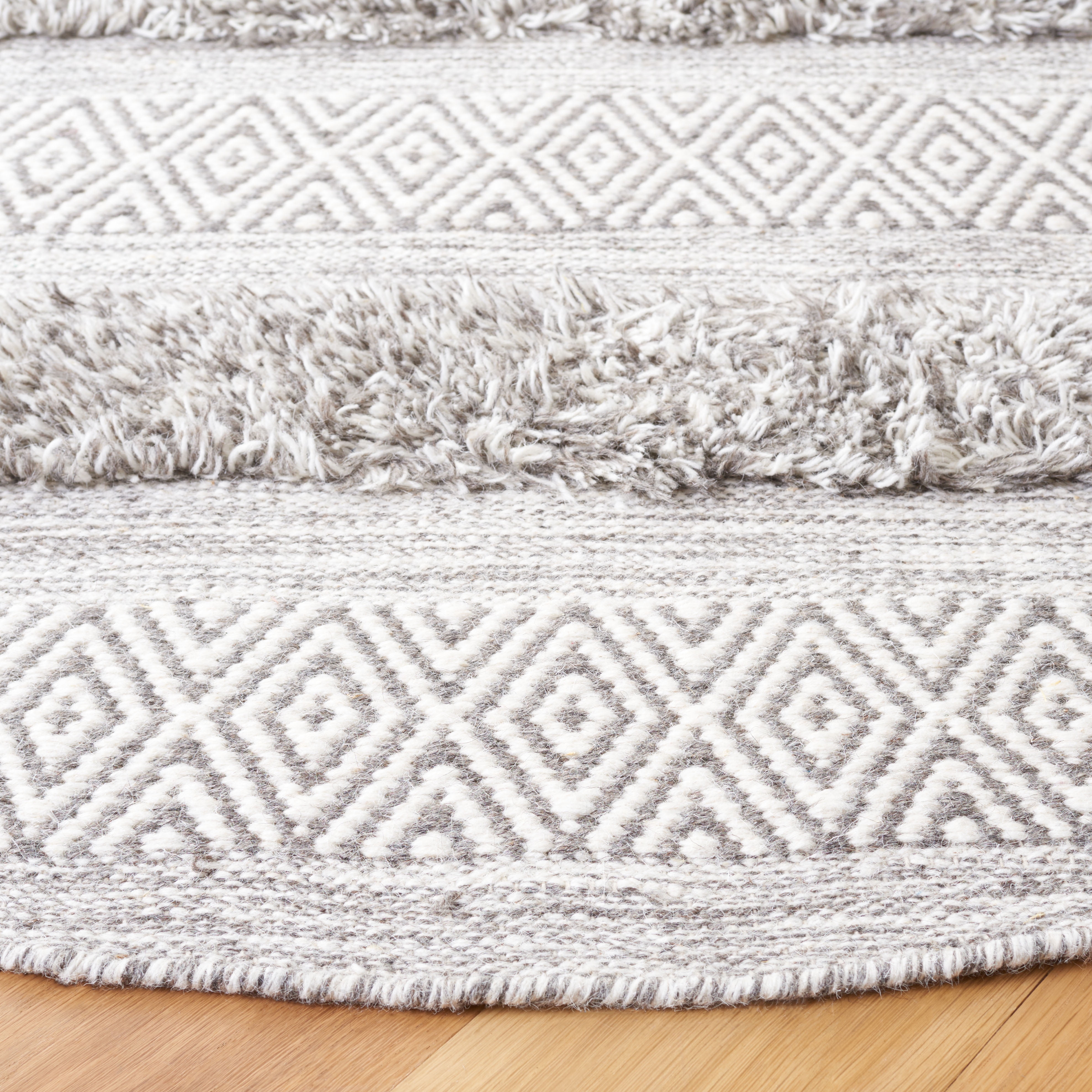 SAFAVIEH Vermont Zavier Stripe Area Rug, Brown/Ivory, 6' x 6' Round