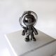 thumbnail image 4 of WEUVEB Llavero Colgante Robot Espacial Negro De Material Premium Y Moderno, 4 of 7