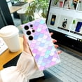 thumbnail image 3 of Destaca del resto con esta exclusiva y duradera funda de goma de TPU para teléfono, diseñada con un llamativo patrón de dibujos animados para la serie iPhone., 3 of 4