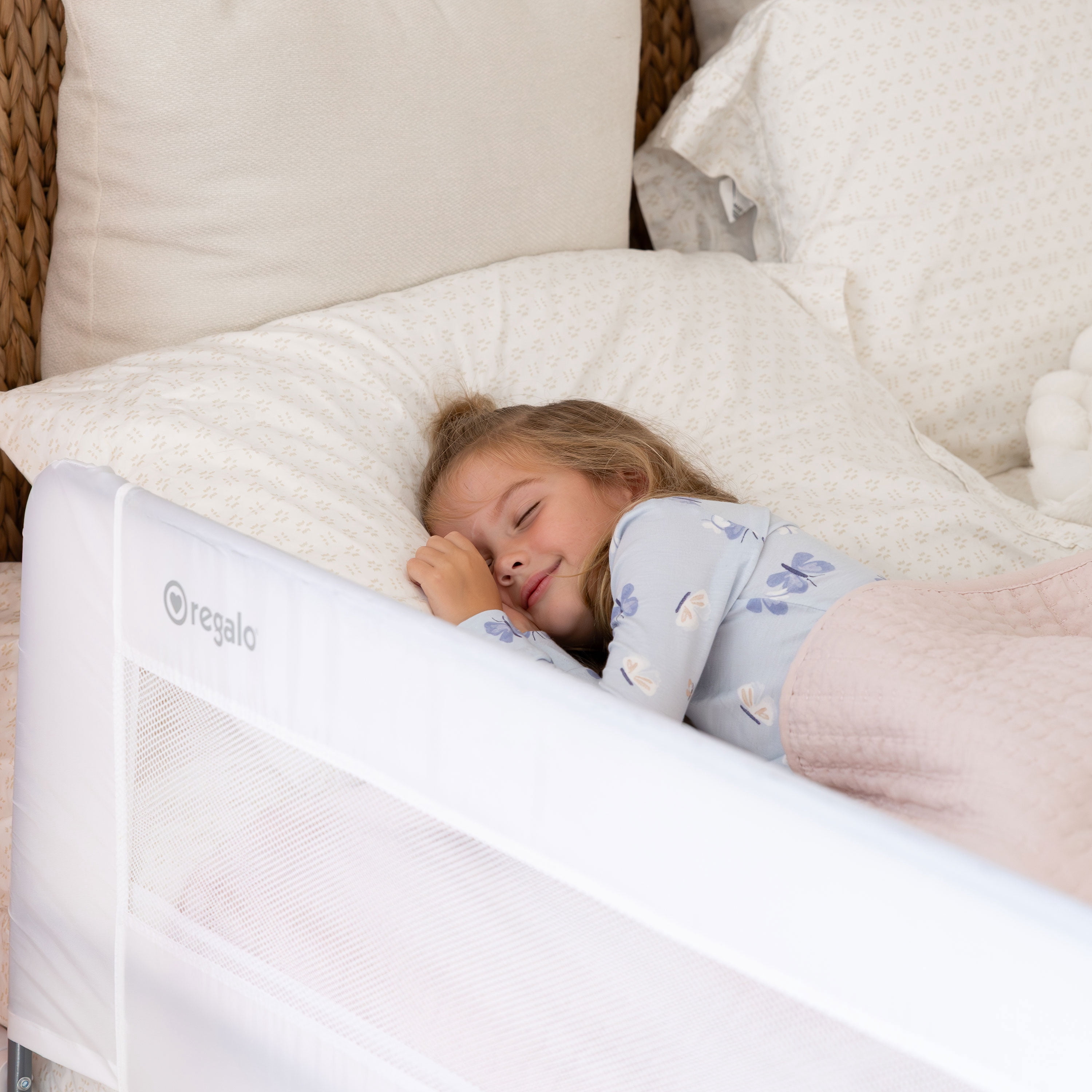 Regalo Swing Down Bed Rail Guard with Reinforced Anchor Safety System, Metal Frame, 43" Long, Fits Twin to Queen Beds