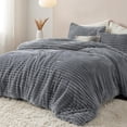 thumbnail image 2 of Juego de edredón Bedsure Fluffy King Size, piel sintética gris, 3 piezas, 2 of 7