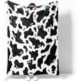 thumbnail image 4 of Manta con estampado de vaca para Halloween, manta de felpa de lujo con decoración de vaca, manta ultra suave y acogedora para sofá o cama, color blanco y negro, 50 x 40 pulgadas, 4 of 8