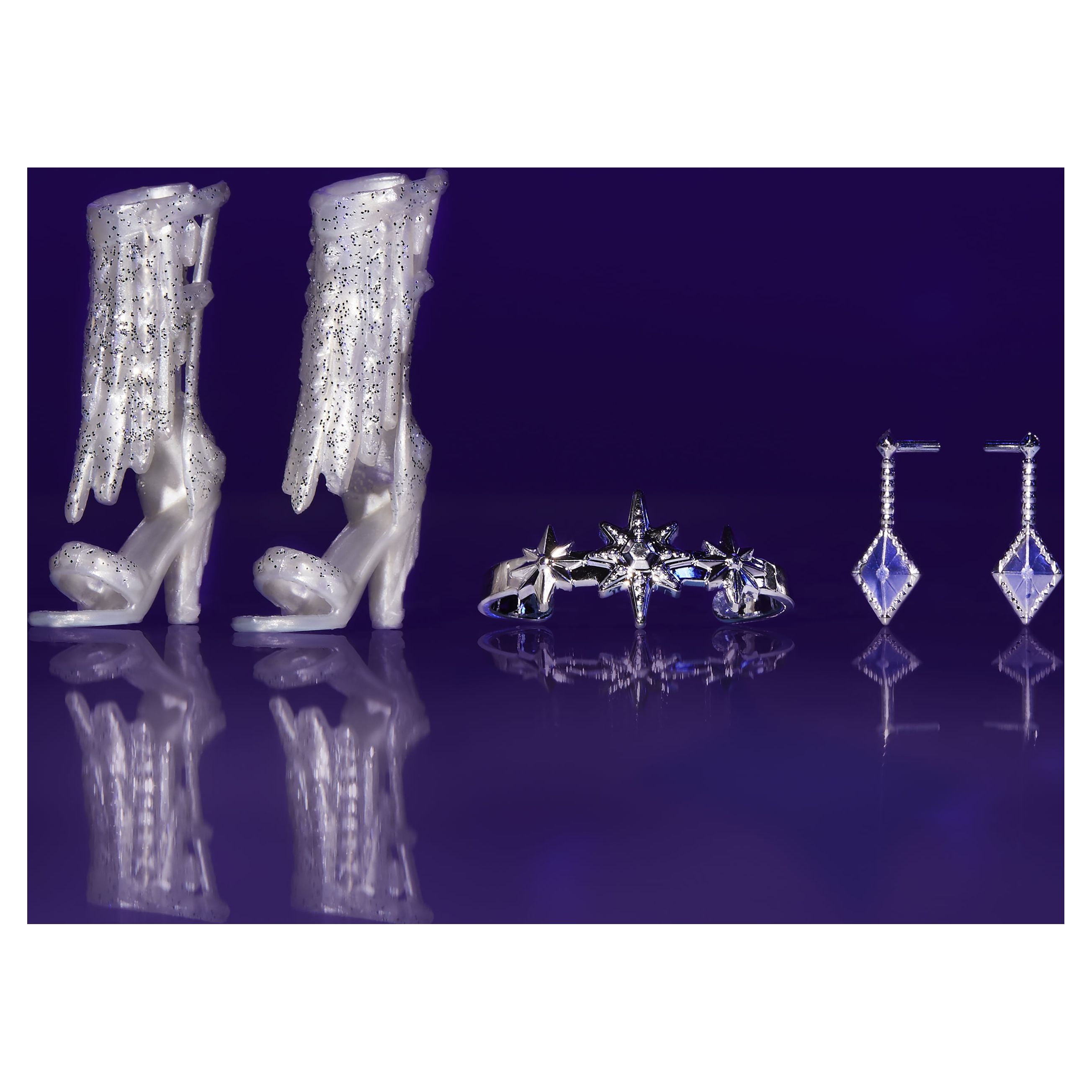 Disney Princess Style Series Holiday Elsa Doll, Fashion Doll Accessories