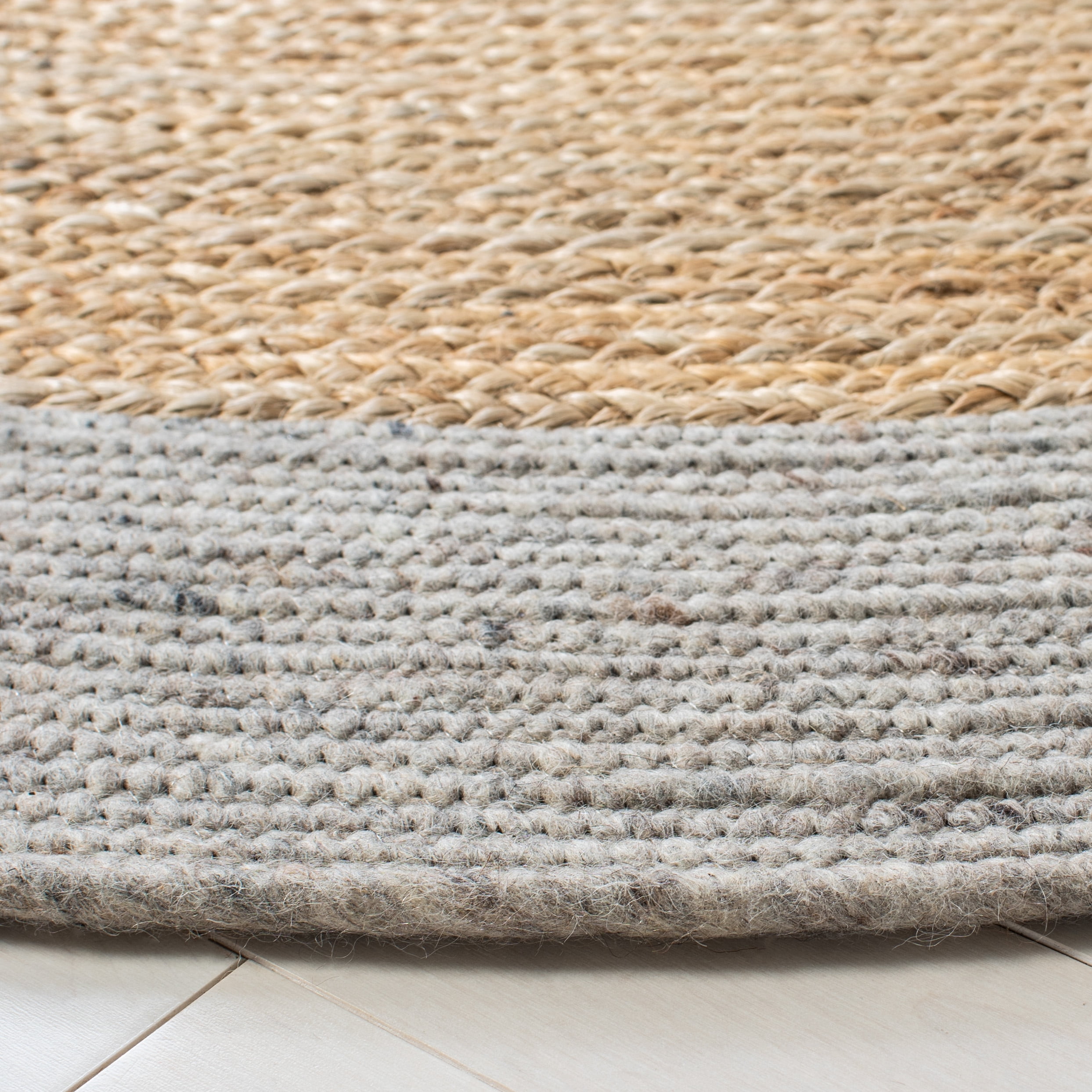 SAFAVIEH Braided Carina Bordered Reversible Area Rug, Silver/Natural, 5' x 5' Round