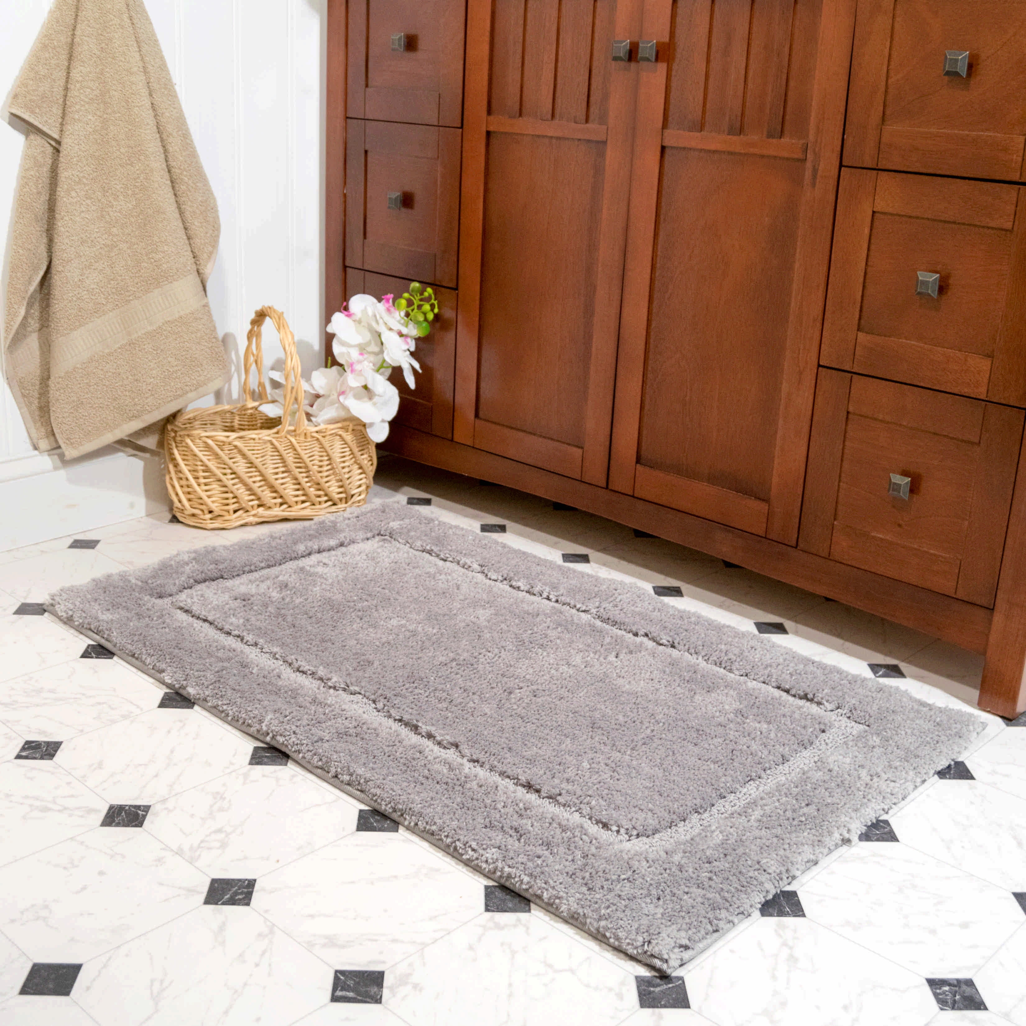 Chesapeake Microfiber Spa 2pc Grey Bath Rug Set (23"x39" & 20"x34