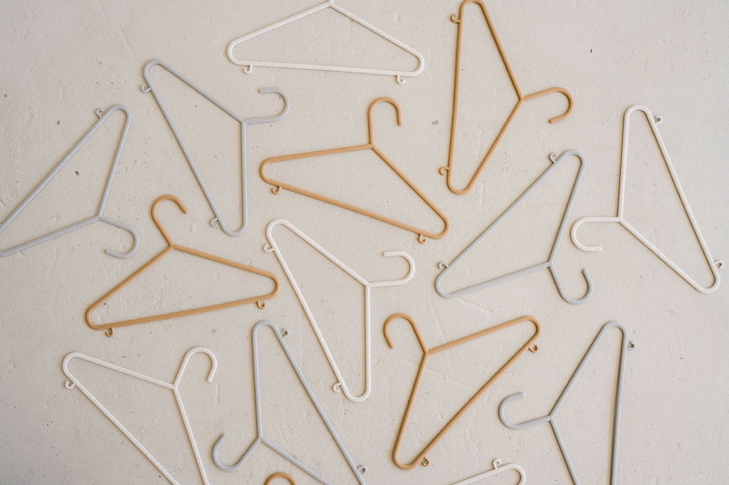 3 Sprouts Baby Wheat Straw Plastic Clothes Hangers - Pack of 30 - Assorted Speckled Cream, Gray, Brown