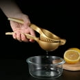 thumbnail image 3 of Exprimidor de limón con diseño de ranura roscada, exprimidor manual de frutas con agarre ergonómico para una limpieza rápida en su cocina, restaurante, fiesta (oro elegante), 3 of 6