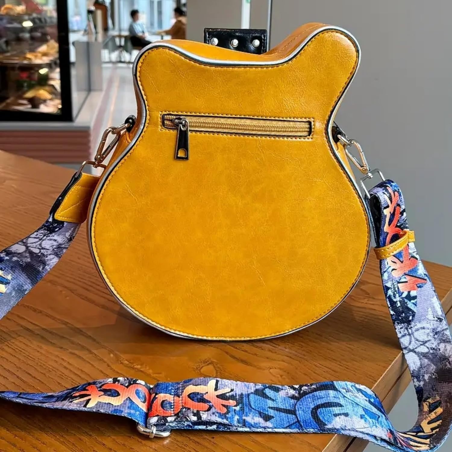 SQDWYGG Small Shoulder Bags Creative Guitar Shape Crossbody Bag Zipper PU Bag for Girls Women Adjustable Shoulder Belt,1,1,1,White,PU,Bucket Shoulder,Mid