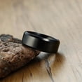 thumbnail image 4 of Bague Noire Classique pour Hommes Femmes Brillant Surface Bande de Mariage en Acier Inoxydable, 4 of 5
