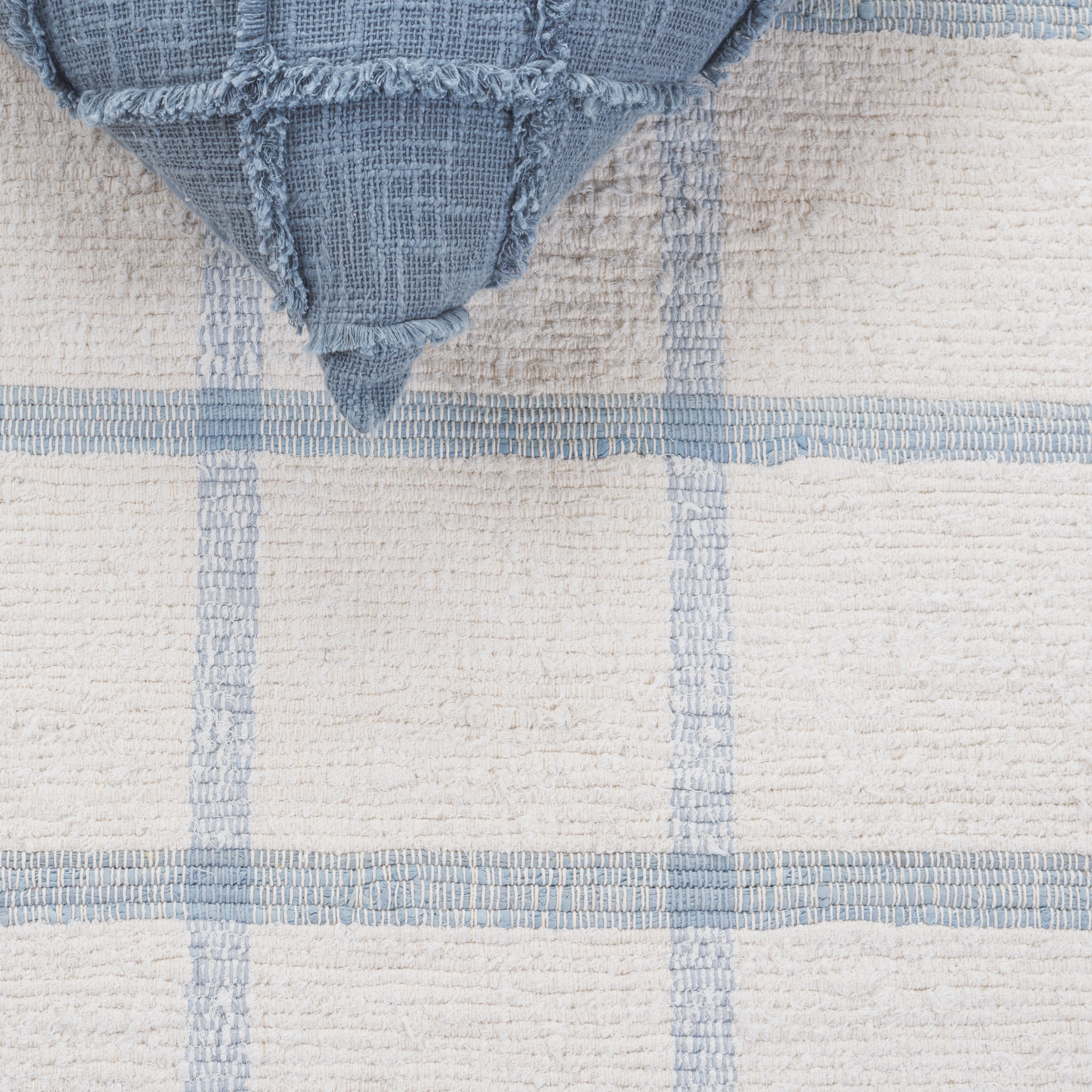 SAFAVIEH Montauk Bevin Checkered Area Rug, Ivory/Blue, 6' x 6' Square