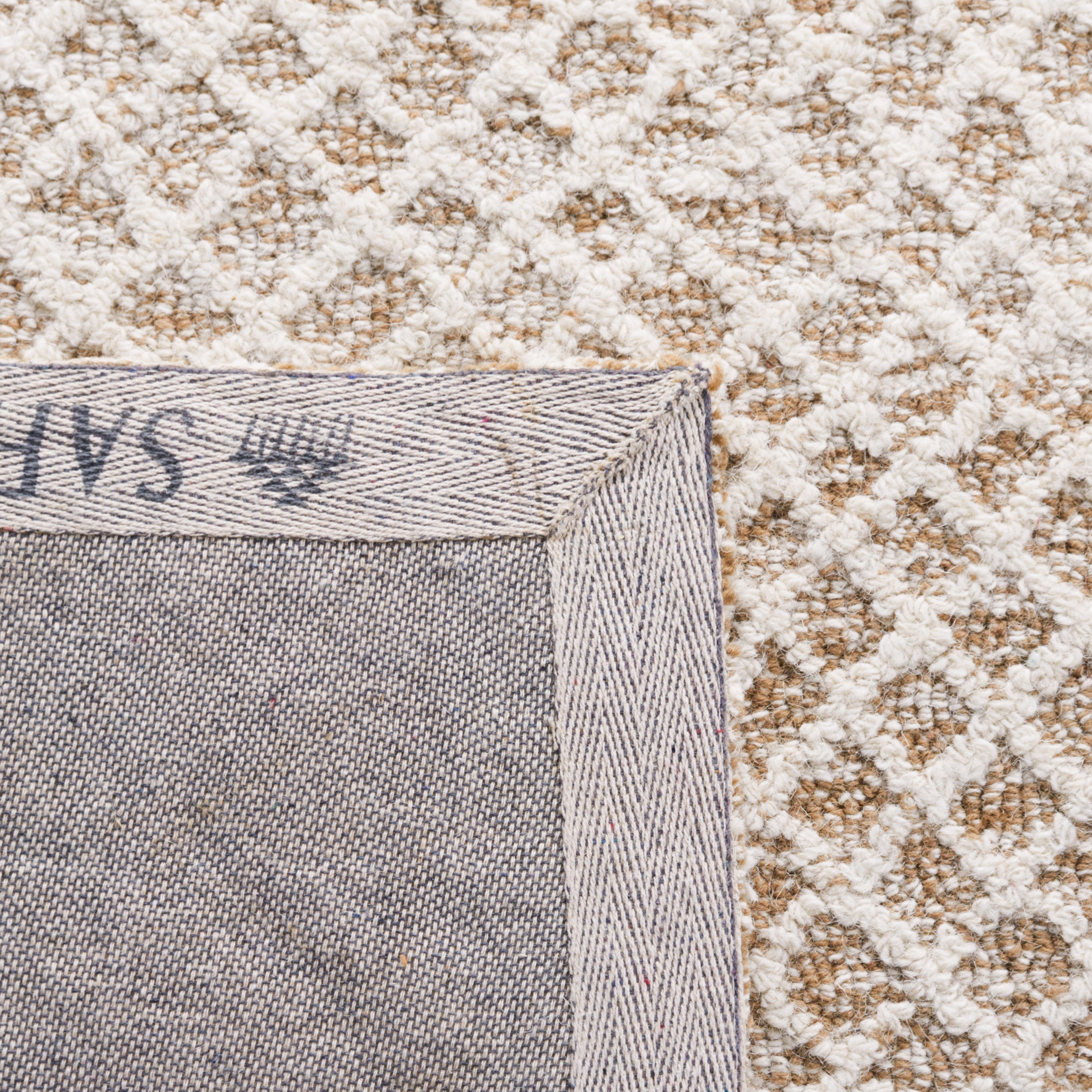 SAFAVIEH Micro-Loop Arnold Diamond Area Rug, Beige/Ivory, 5' x 5' Square