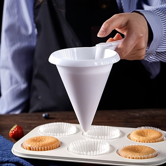1pc Handheld Batter Dispenser - Pancake & Cupcake Baking Tool - Kitchen Funnel For Cream, Frosting & Chocolate - Suitable For Bakery Pastry Shop