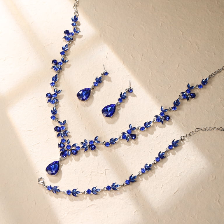 Royal blue and silver wedding jewelry | Beachweddingtips.com