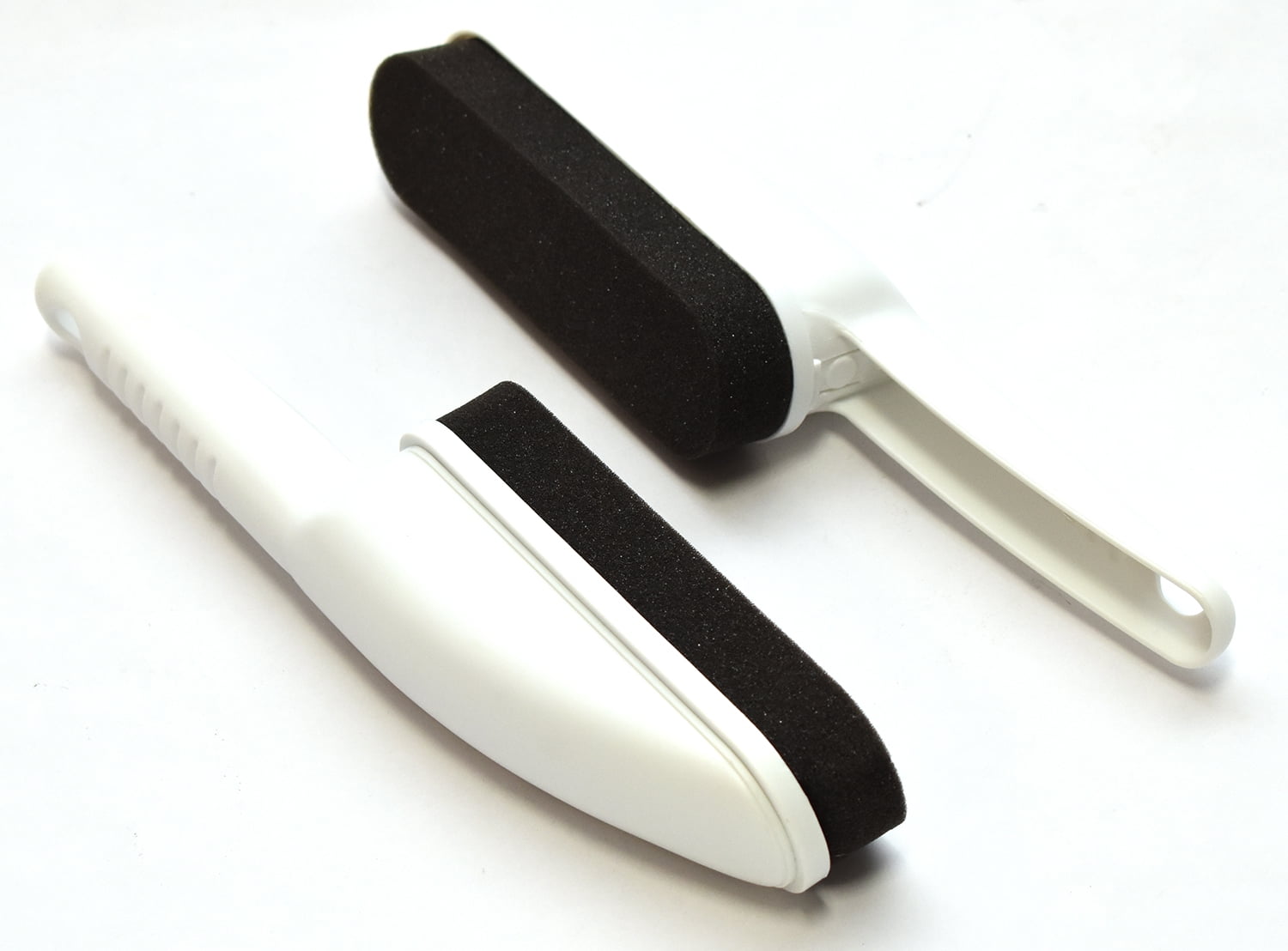 Set of 2 Cleaning Dusters. Removes Pet Hair; Dog and Cat Hair, Lint