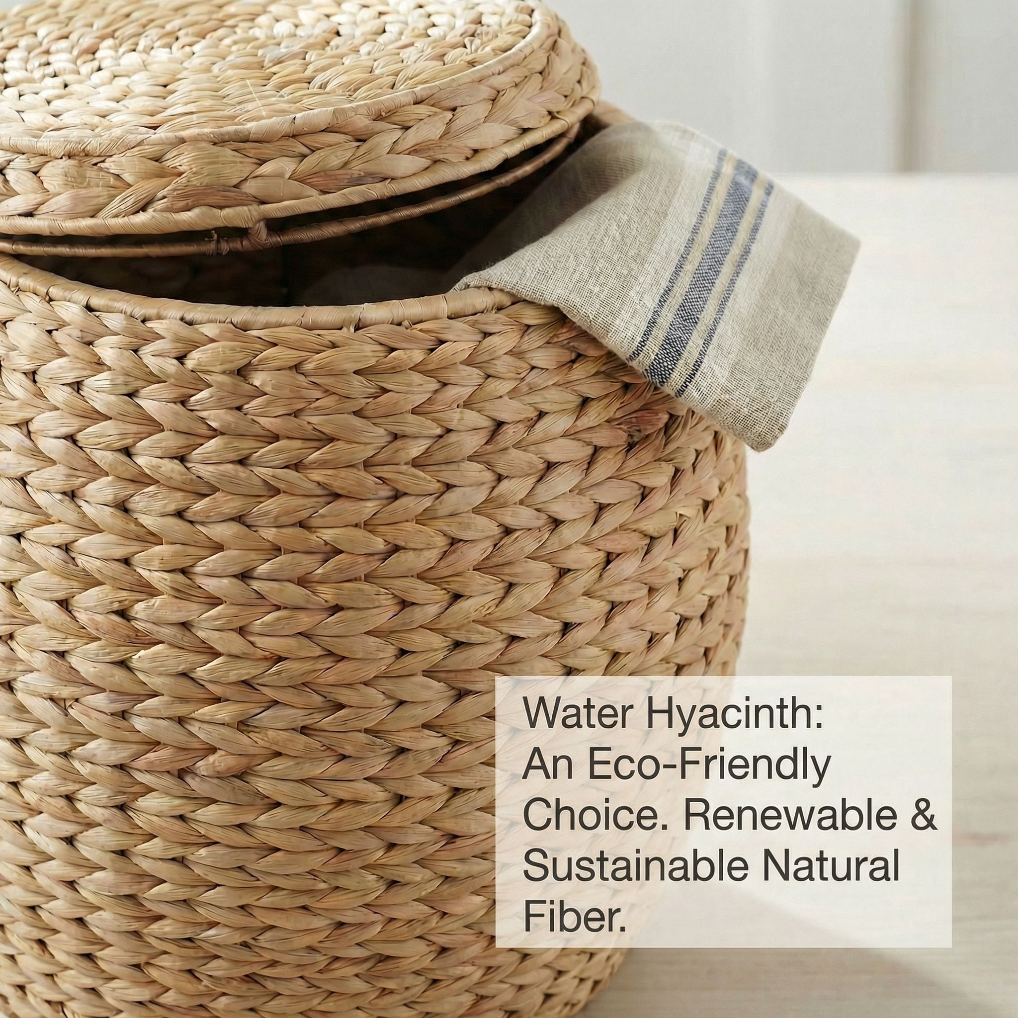 DEILSY Natural Round Water Hyacinth Storage Basket with Lid - Multipurpose Woven Storage Basket, Decorative Round Woven Basket for Living Room, Closet, Bedroom, Bathroom or Laundry