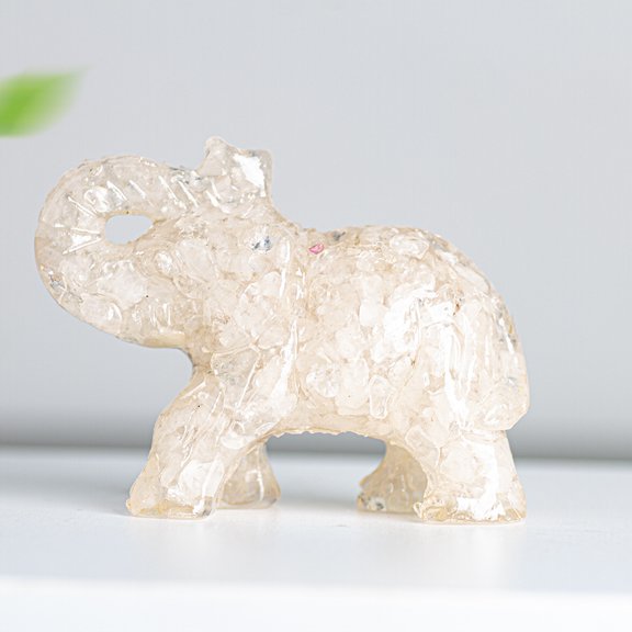 WYZCTTD Crystal Chips Resin Elephant Figurine, Lucky Feng Shui Elephant Statue for Home Decor, Desktop Crystal Animal Sculptures Ornament