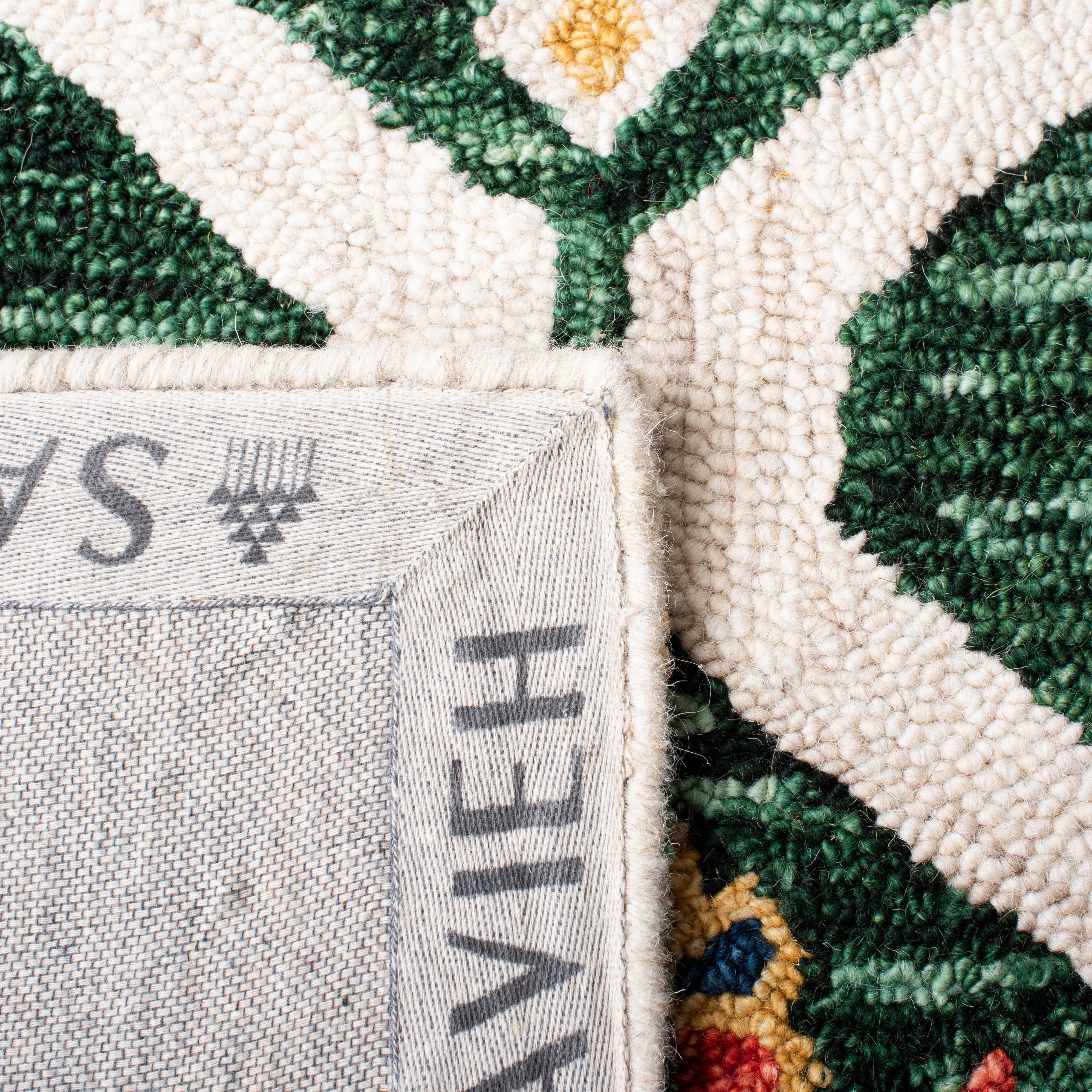 SAFAVIEH Aspen Eirann Southwestern Wool Area Rug, Green/Ivory, 7' x 7' Round