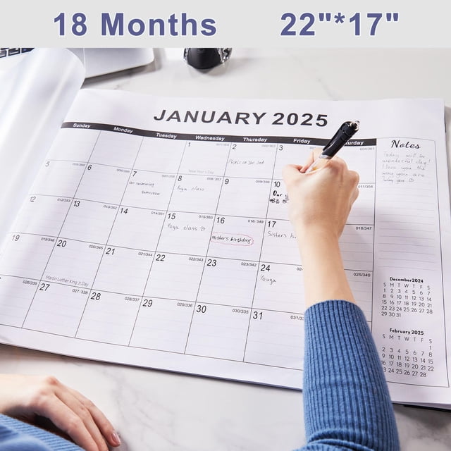 Calendario de escritorio FZD 2025-2026 de 22 x 17 cm con funda de plástico