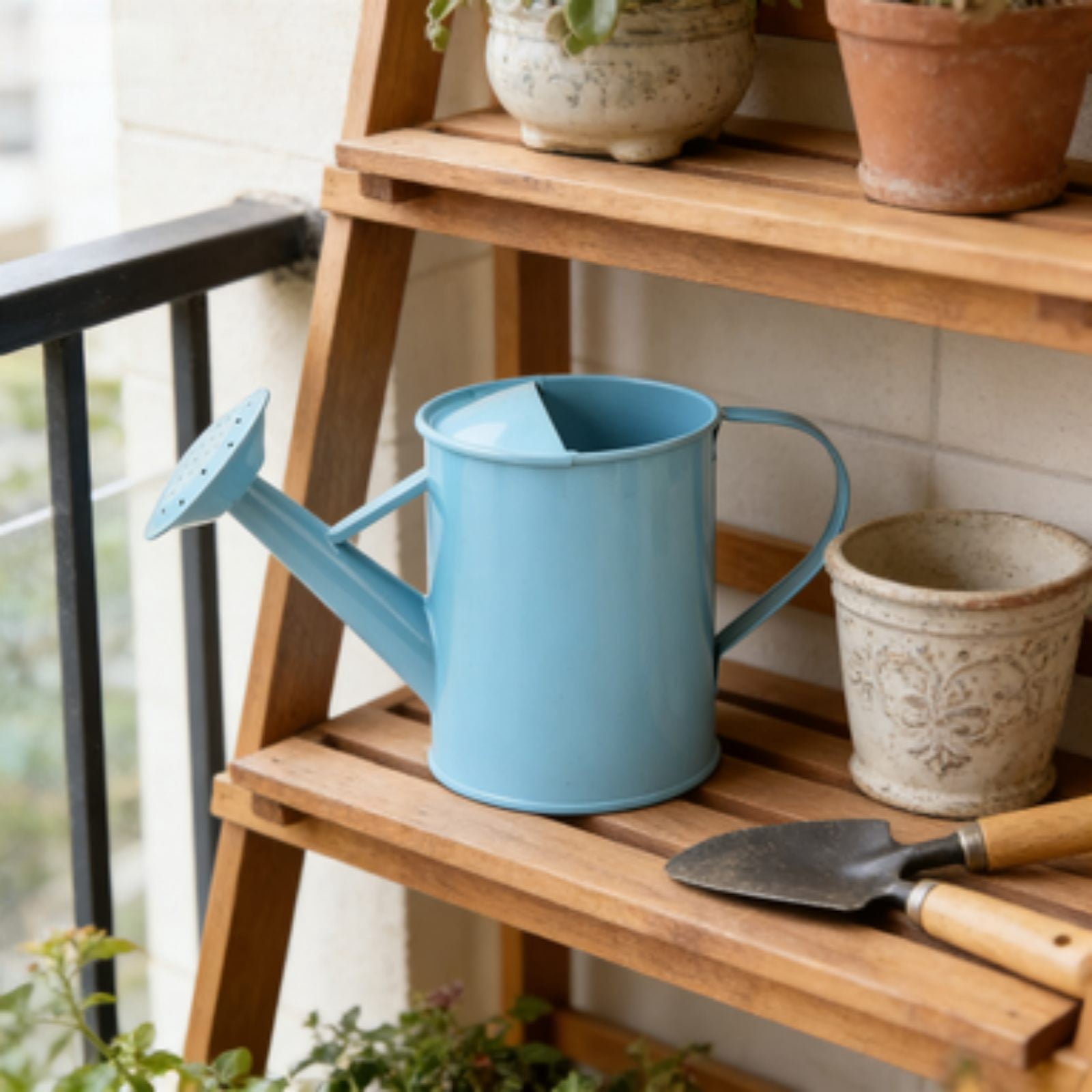 Watering Can with Long Spout, Garden Watering Pot Lightweight Rustic Sturdy Flower Container, Ergonomic Handle Balanced Design for Indoor Outdoor Lovers, Patio Balcony Blue