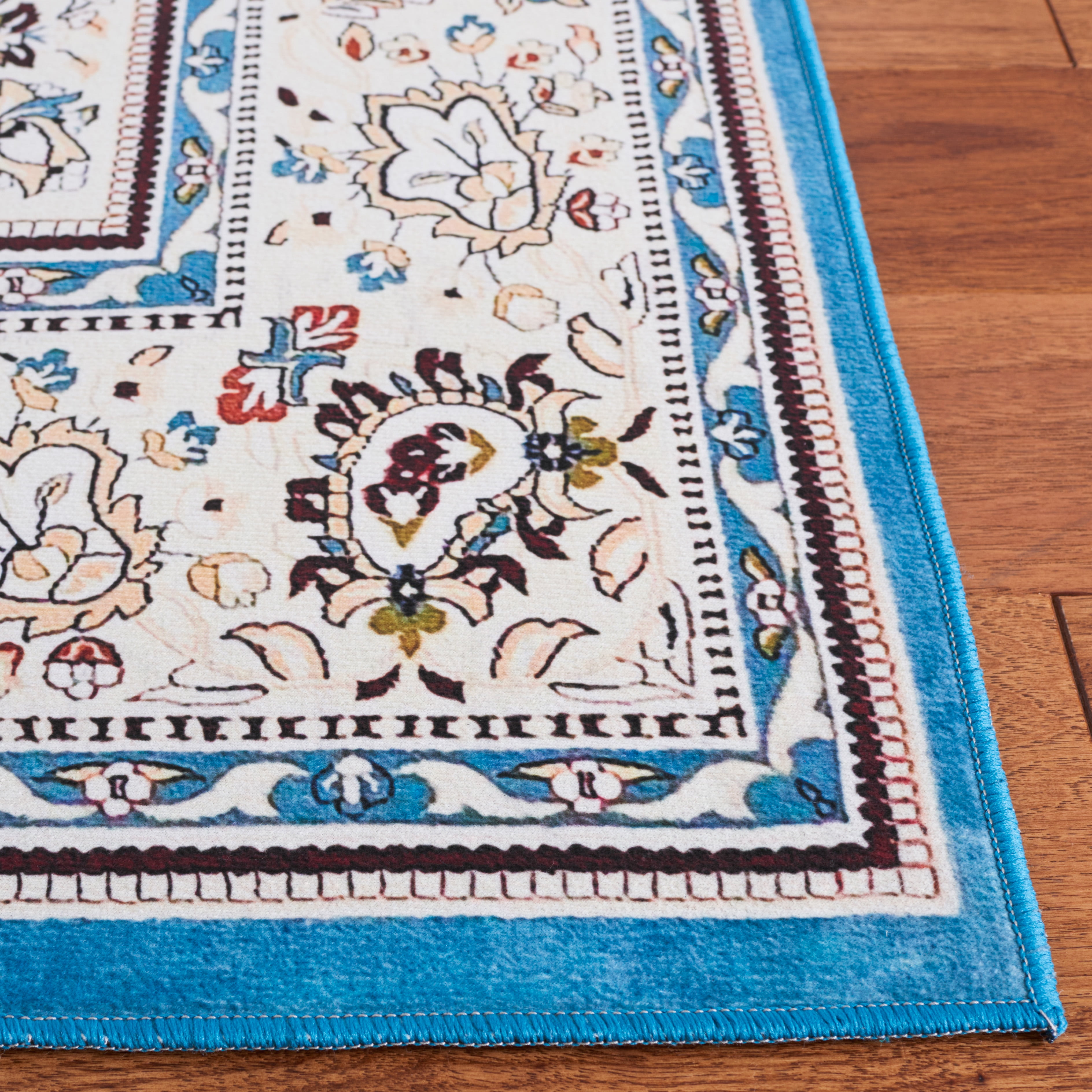 SAFAVIEH Tucson Natalie Traditional Machine Washable Area Rug, 6' x 6' Square, Turquoise/Beige