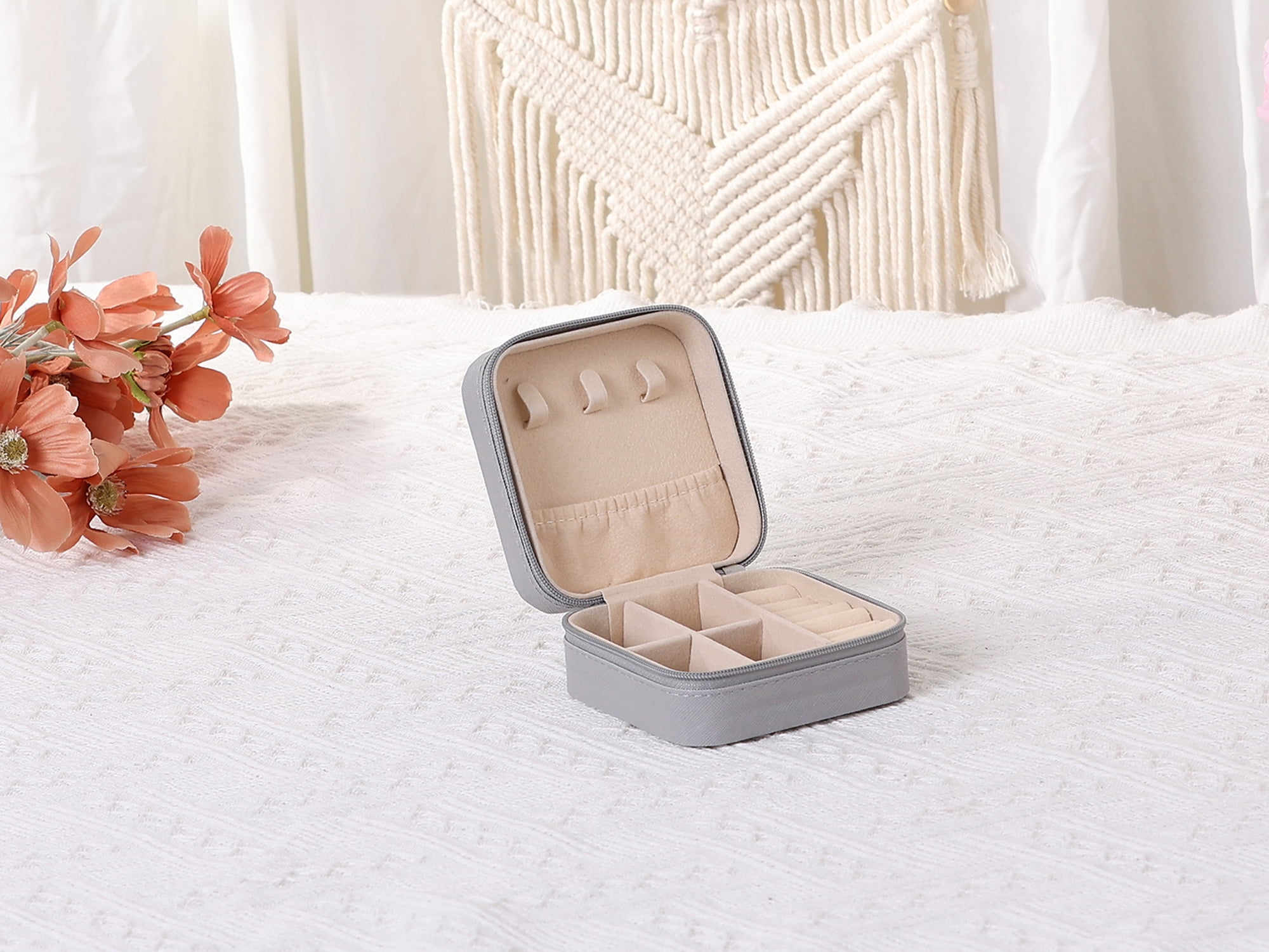 Travel Jewelry Box Mini Portable PU Leather Organizer for Women and Girls Gifts Grey