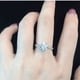 thumbnail image 4 of Anillos para mujer, regalos para mujer, nuevo anillo de flor con personalidad de diamante de seis garras para mujer, 4 of 5