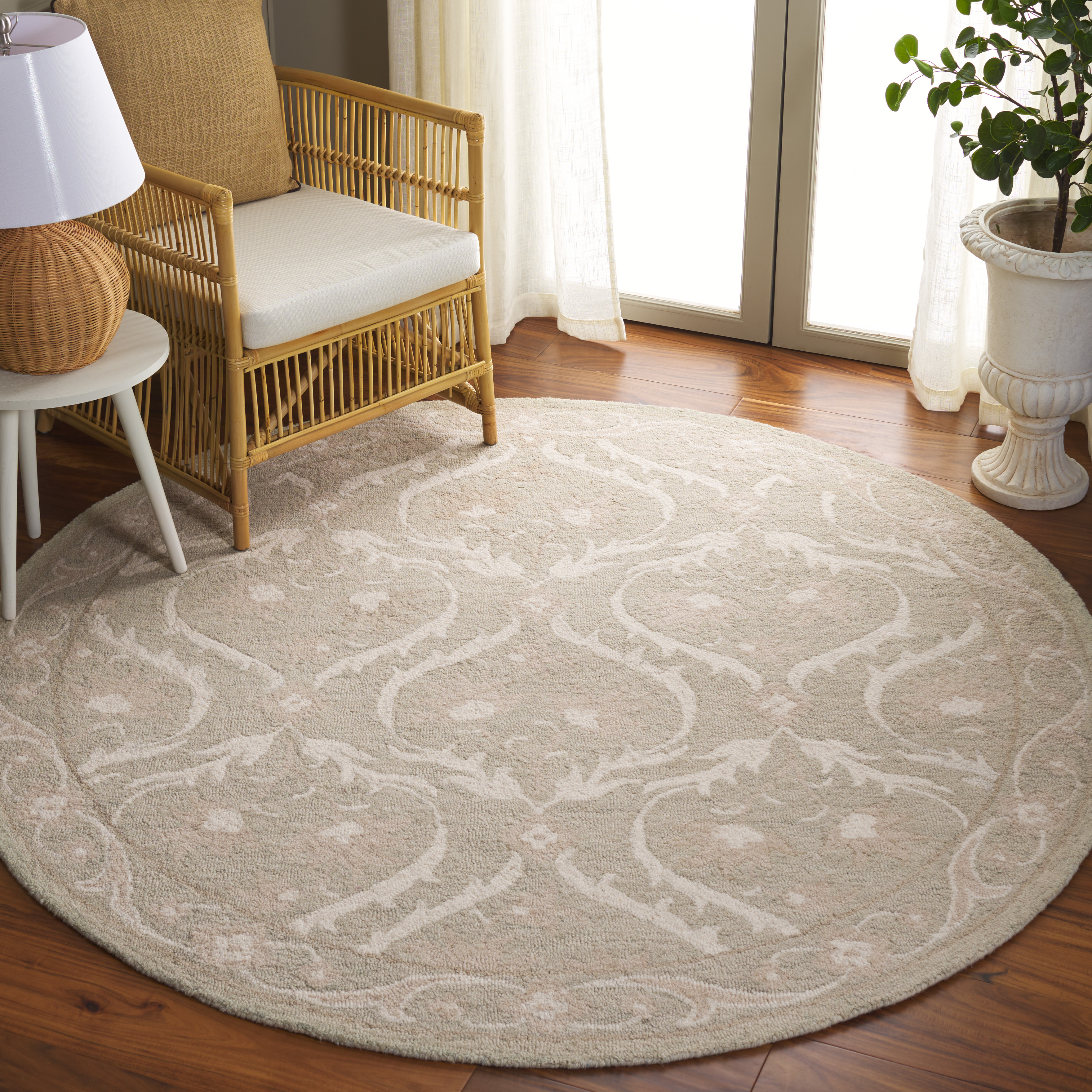 SAFAVIEH Blossom Donella Floral Area Rug, Light Gray/Ivory, 6' x 6' Round
