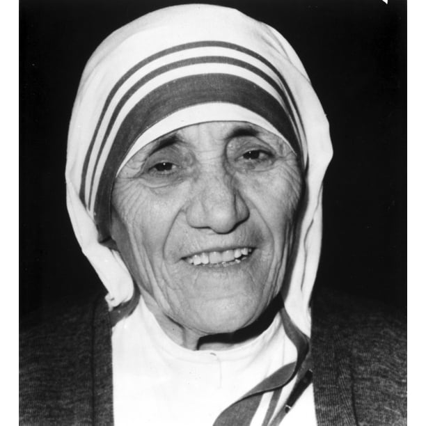 Mother Teresa Portrait in Classic Photo Print (8 x 10) - Walmart.com ...
