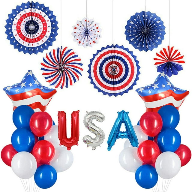Una cadena de globos rojos, azules y blancos del Día de la Independencia se estableció el 4 de julio, Día de la Independencia para conmemorar a los mártires patrióticos.